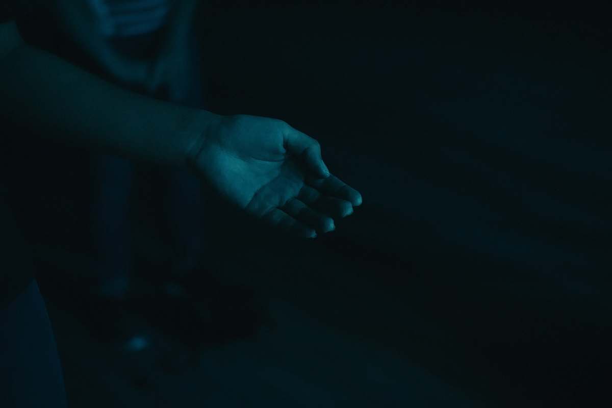 hand person's right hand person