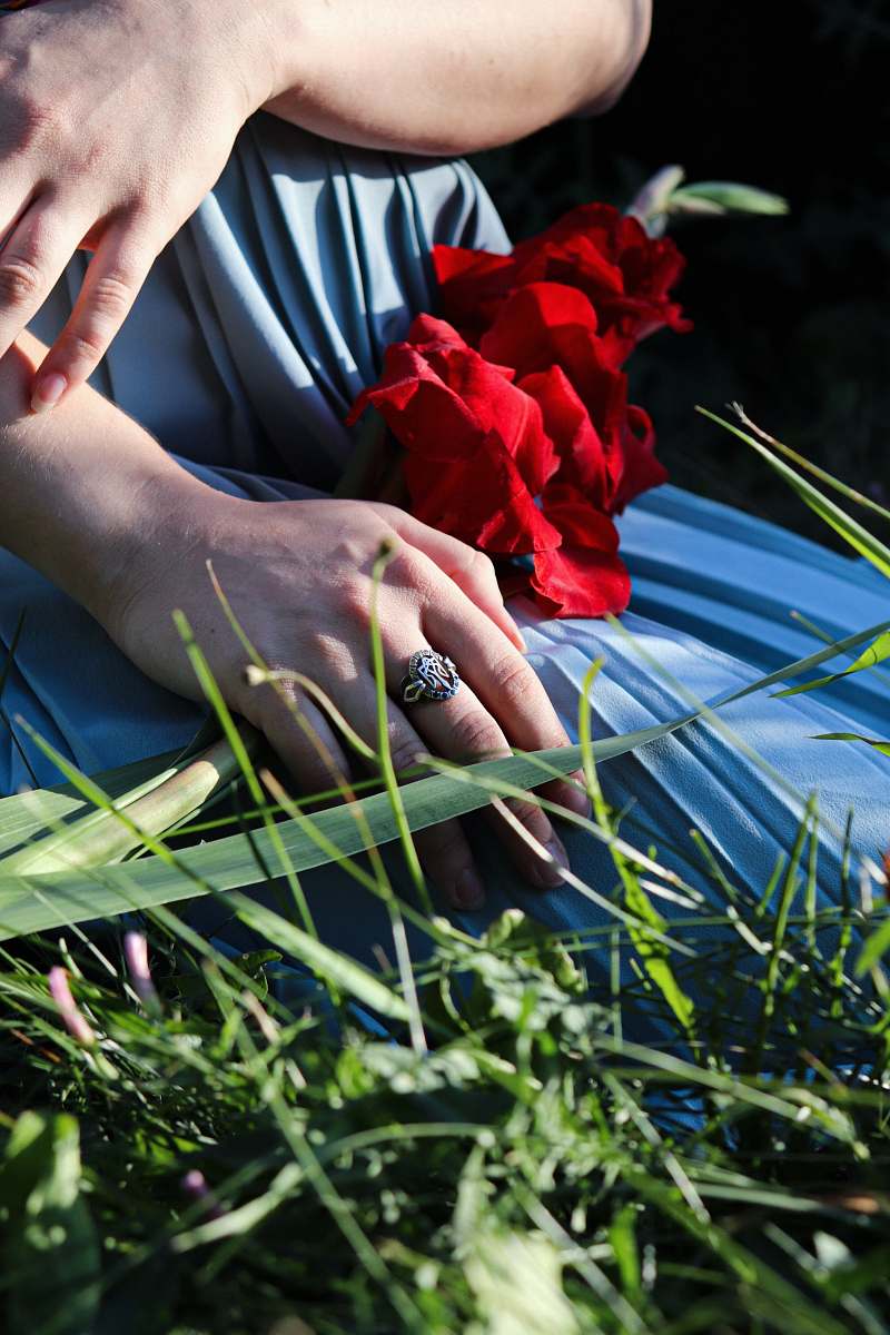 flower woman holding red flower rose