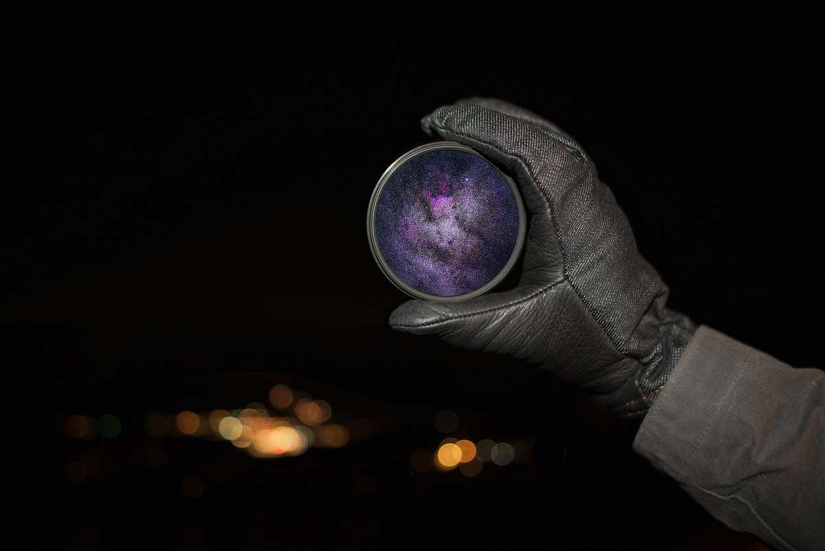 wallpaper person holding round purple case black wallpapers