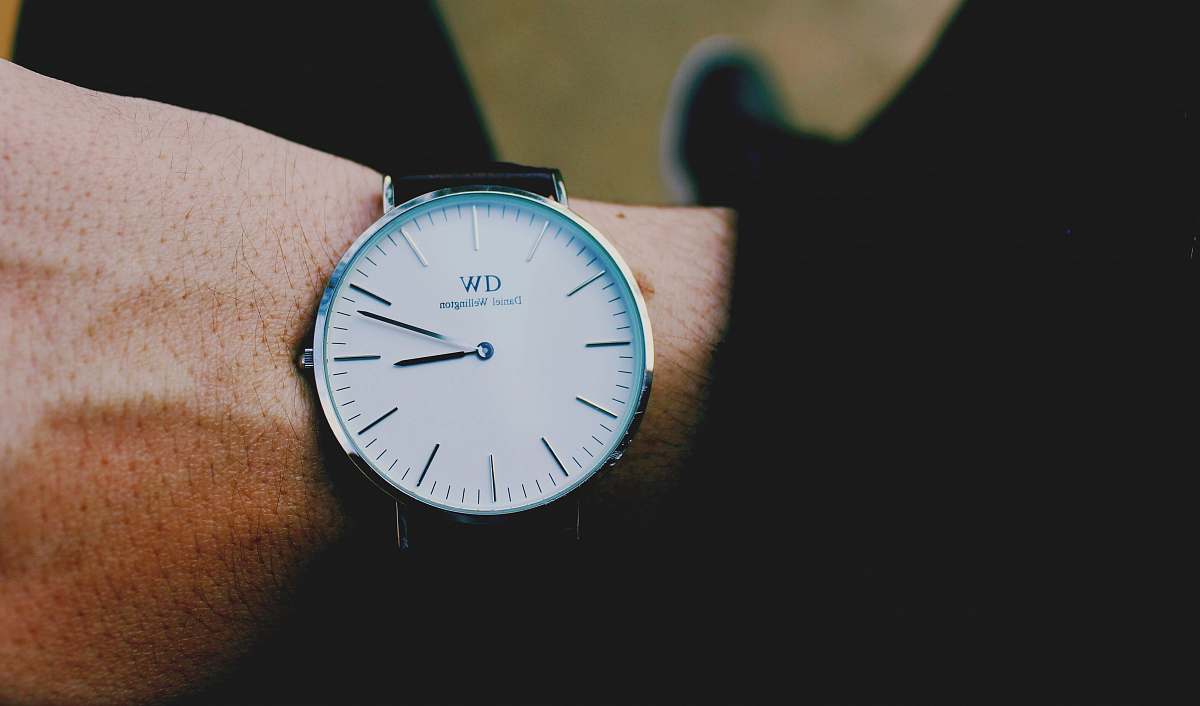watch round silver-colored watch time at 3:11 timepiece