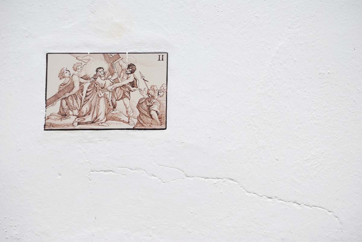 picture Jesus carrying cross painting on wall painting