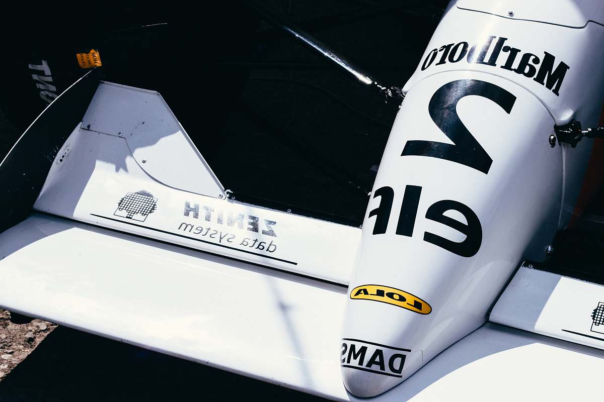 aircraft white Marlboro 2 Elf Formula 1 racing car transportation
