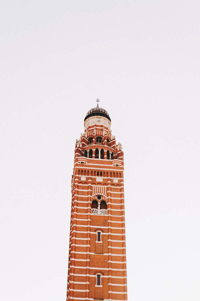 building brown high-rise building tower