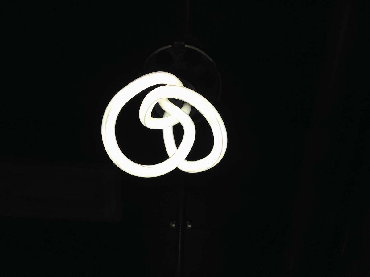 text  ampersand