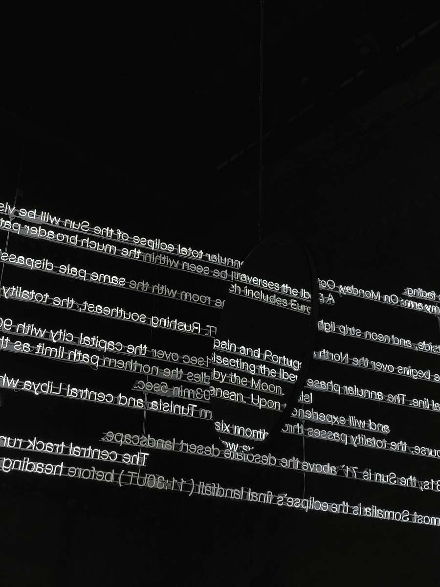 text black and white text italy