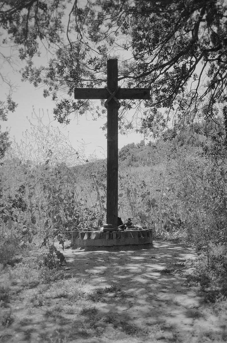 cross cross statue symbol