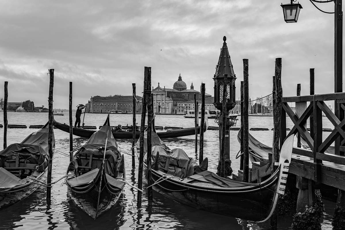 gondola grayscale photo of boats near dock boat