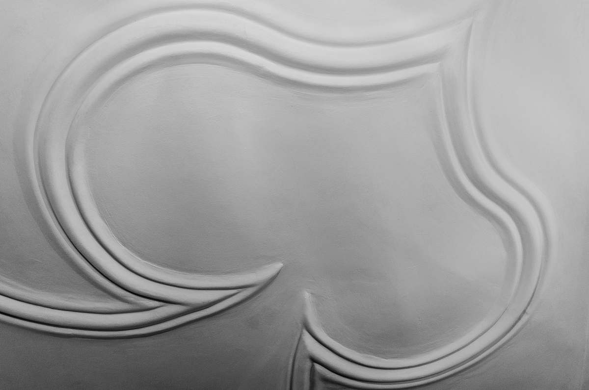 grey white spade wall decor dish