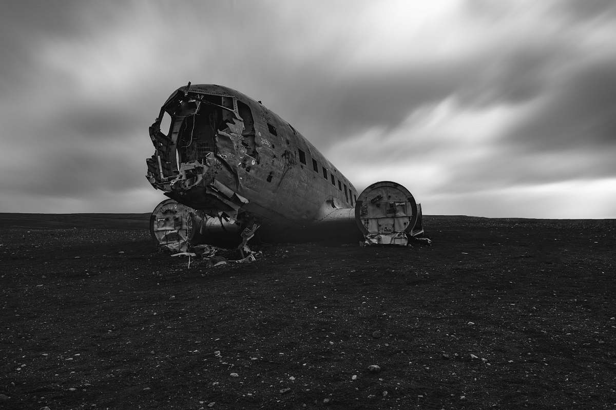 ship wrecked airliner shipwreck