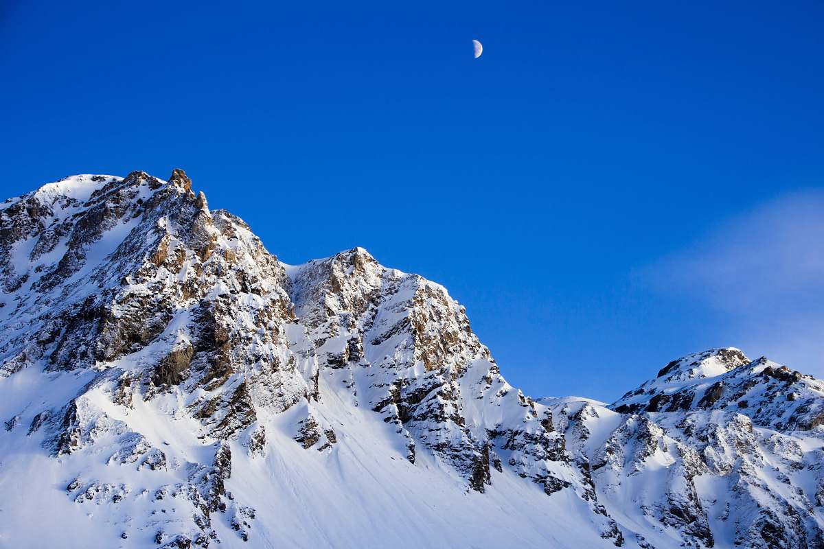 mountain mountain cover with snow nature