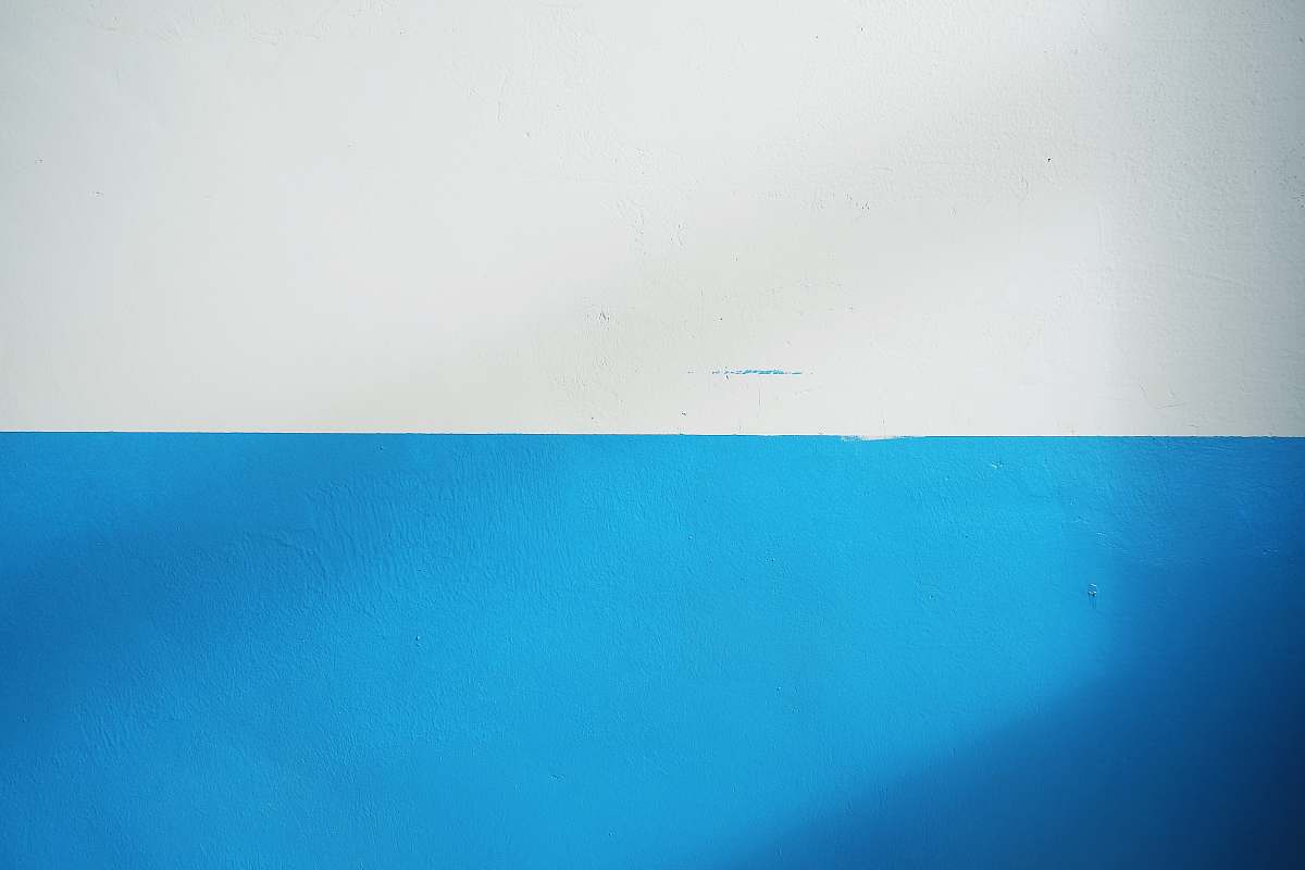 minimal white and blue wall paint white