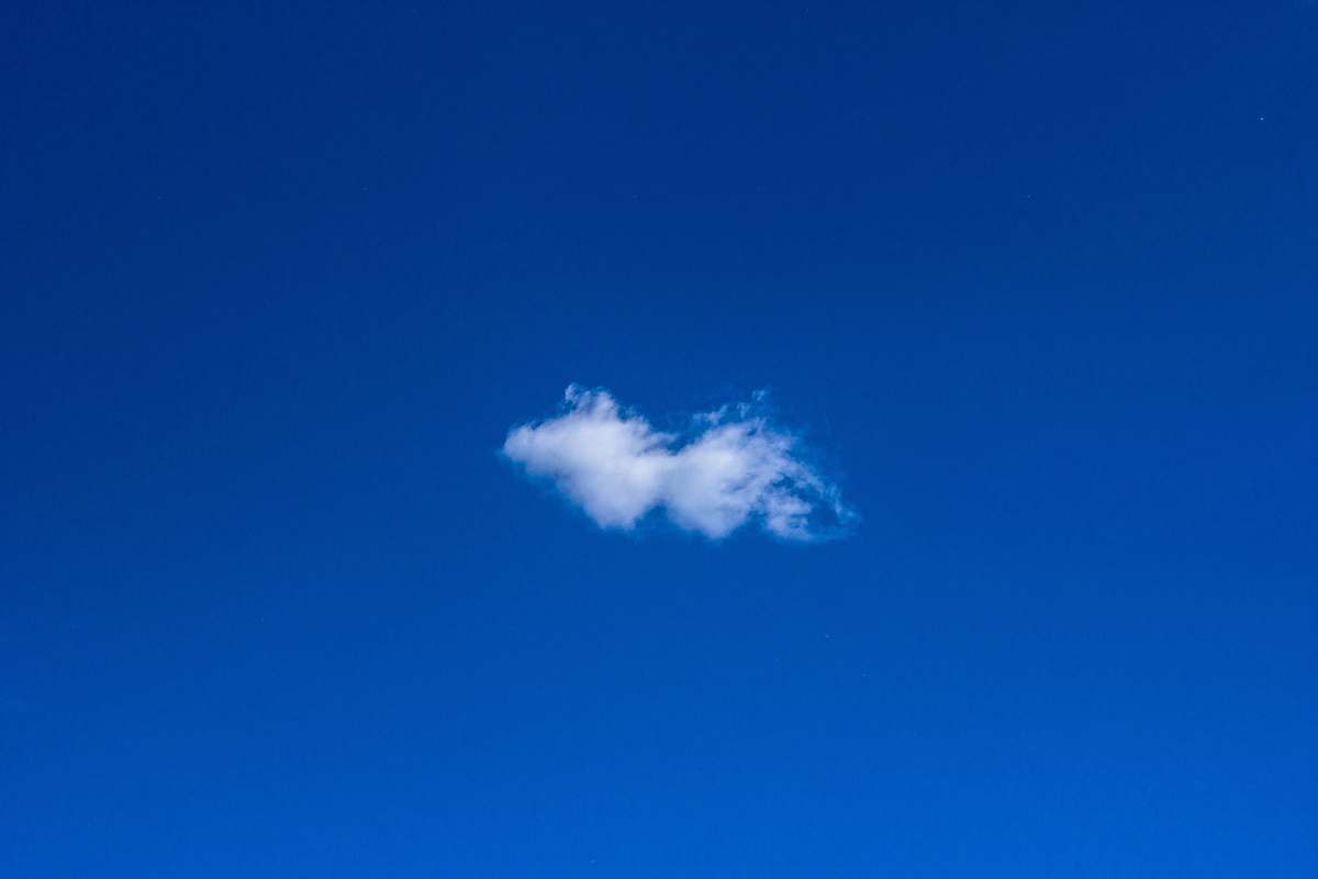 cloud white cloud under clear sky sky