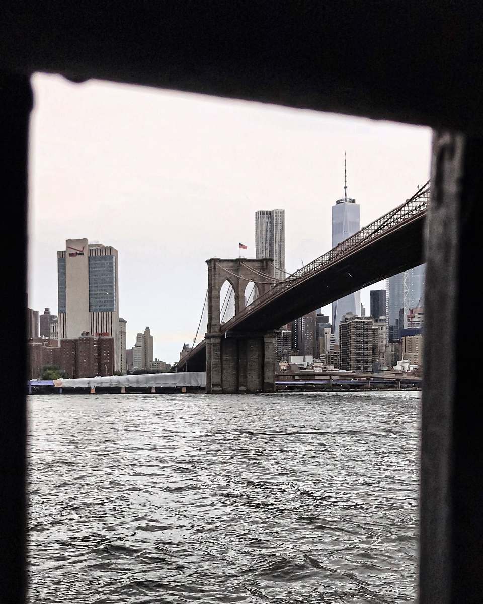 bridge close-up photography of Brooklyn bridge office building