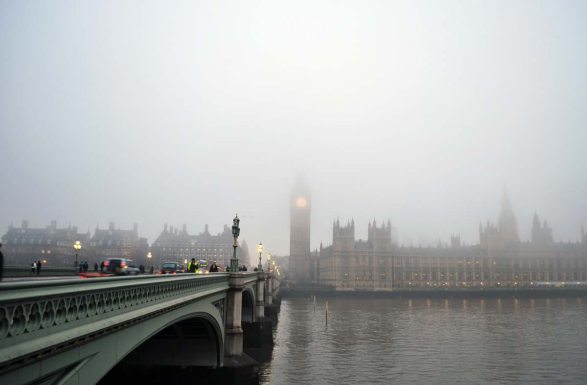 bridge gray bridge towards Big Ben under gray sky london