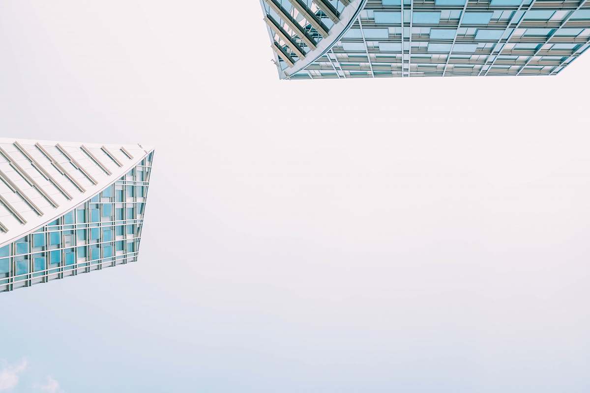 white high-rise buildings during daytime city