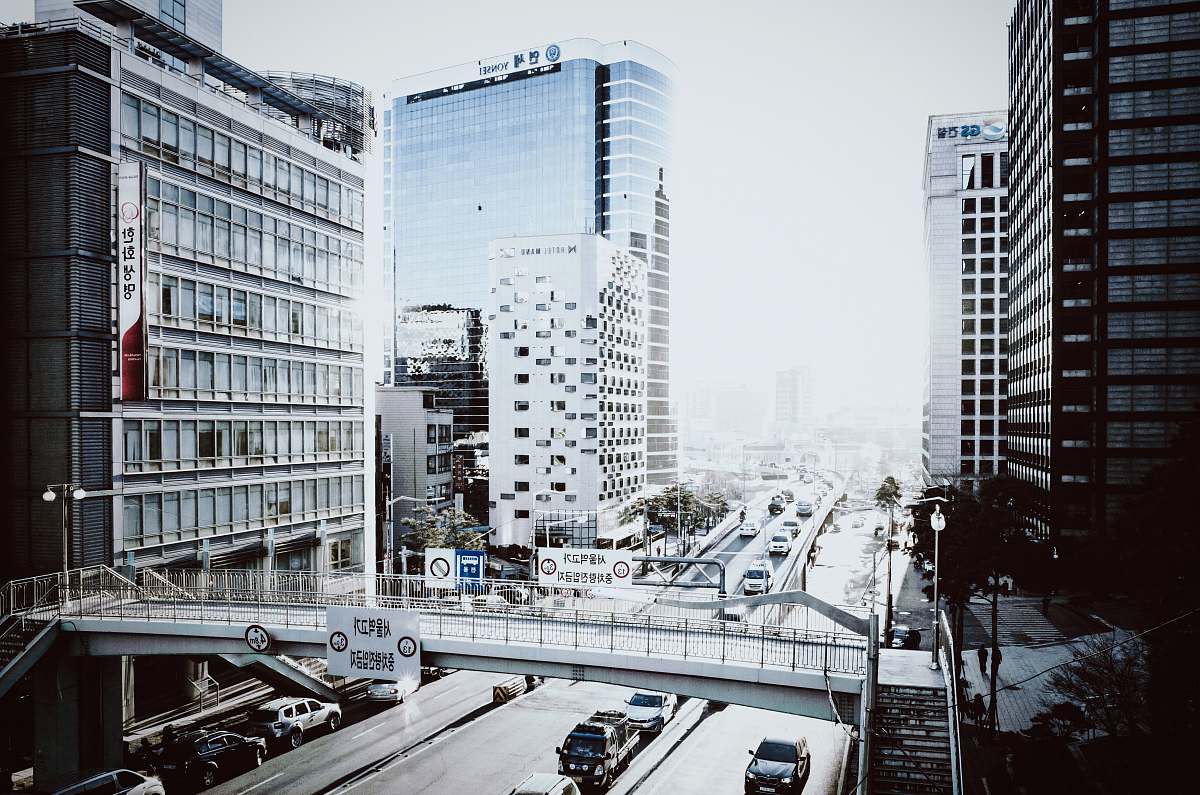 bridge Traffic in the streets of Seoul, South Korea seoul