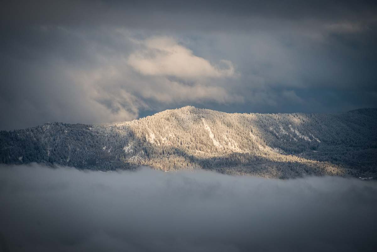 clouds mountain view under cloudy sky during daytime france