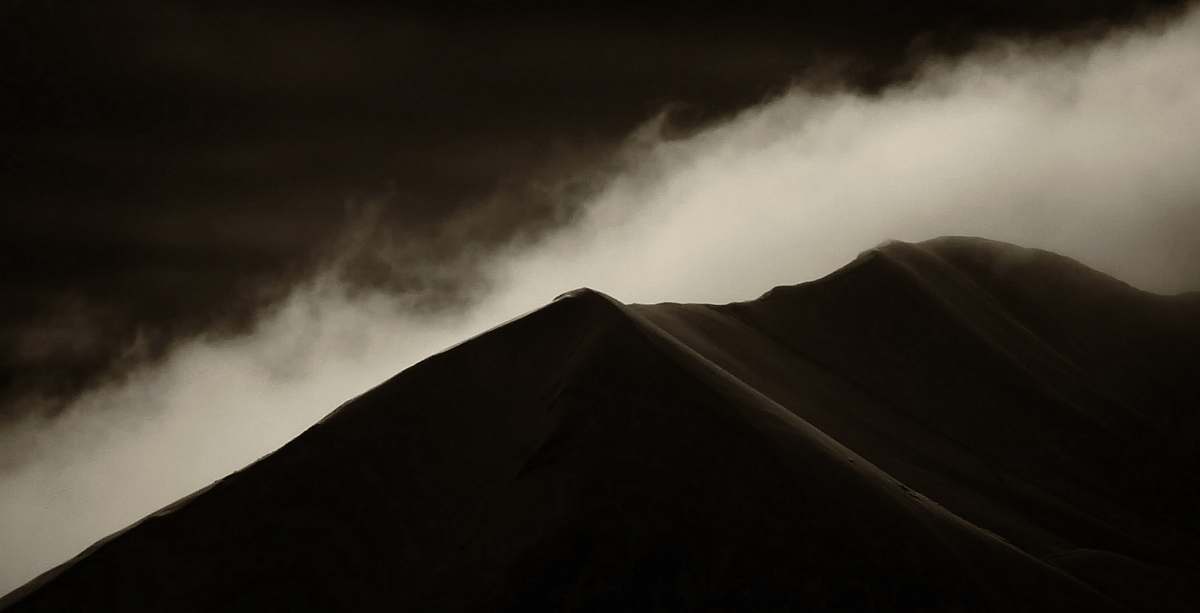 mountain silhouette photo of mountain white