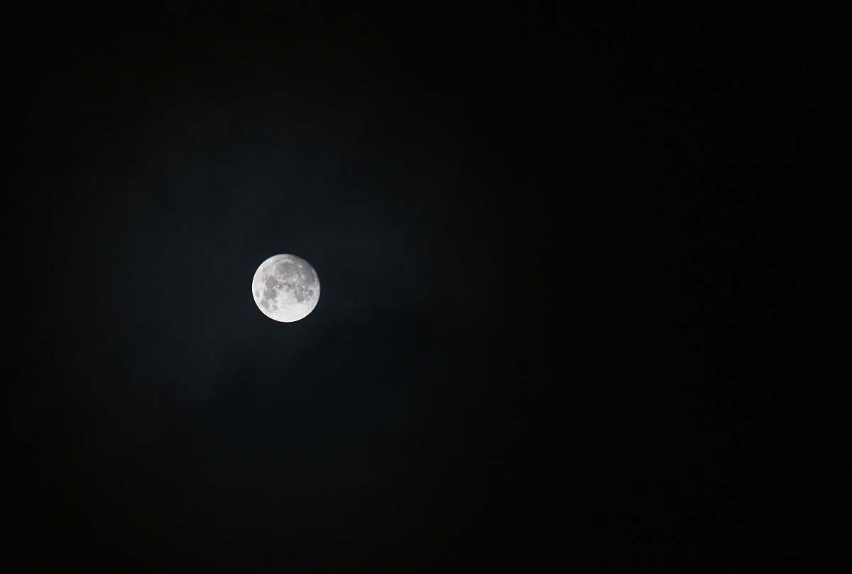 night full-moon during nighttime full moon
