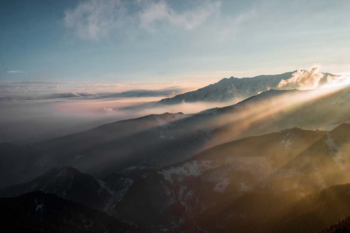 italy mountains covered with clouds nature