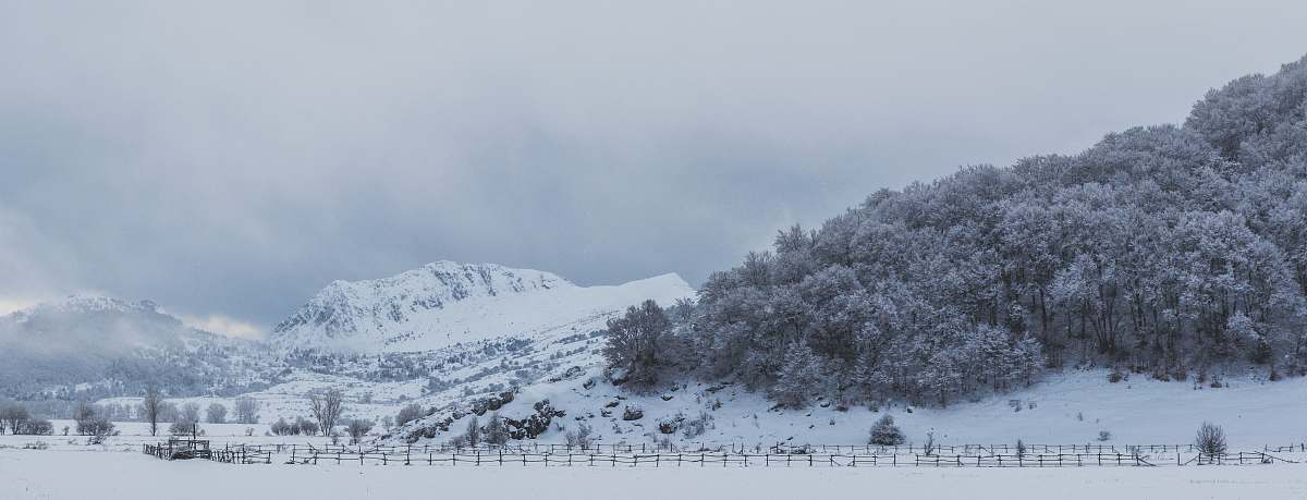 outdoors landscape photo of a snowy mountain snow