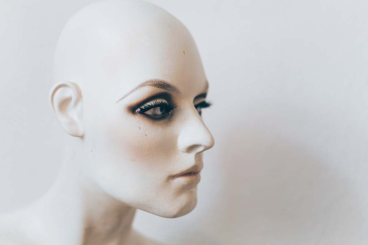 human photo of eyeliner person