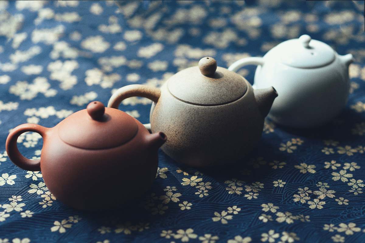 teapot three assorted-color teapots pot