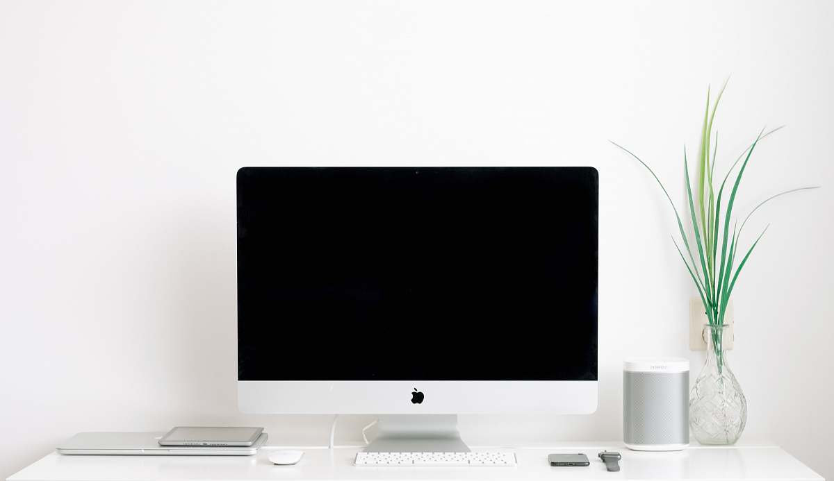 monitor white iMac turned off lcd screen