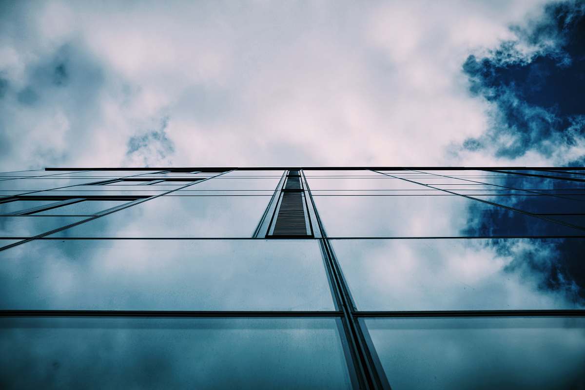 portland worm's eye view photo of glass building pearl district