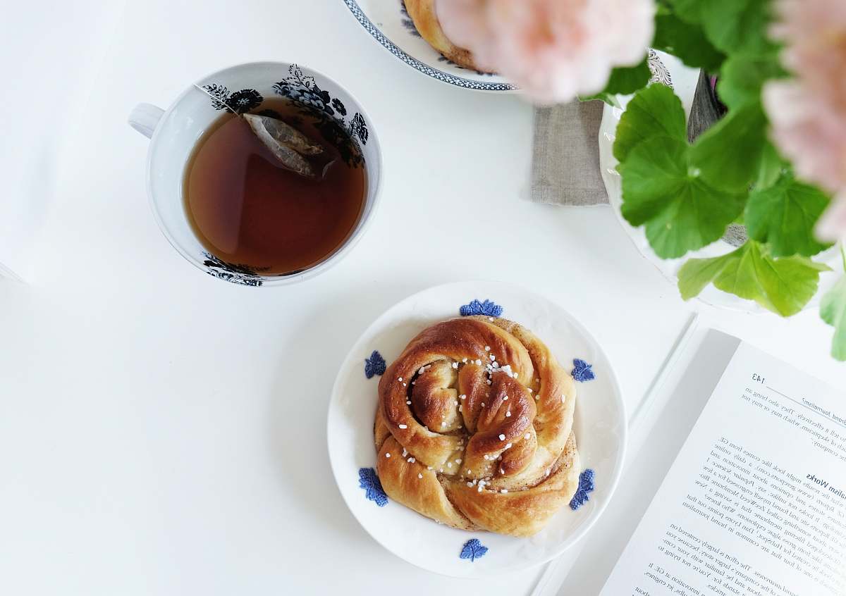 food baked bread serving on white and blue plate pastry
