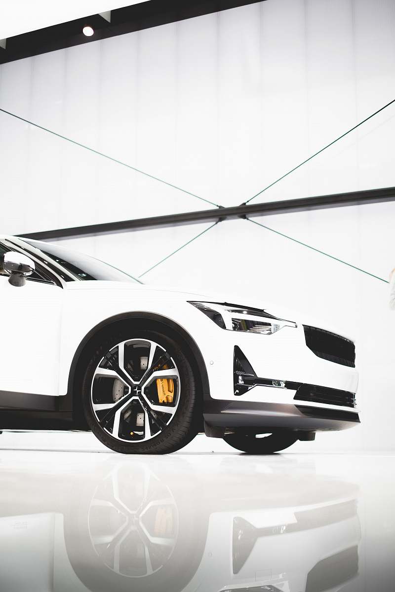 machine white vehicle wheel