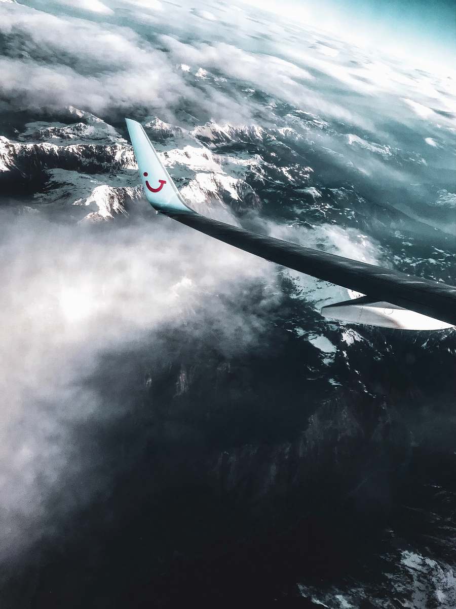 vehicle view of airliner right wing aircraft