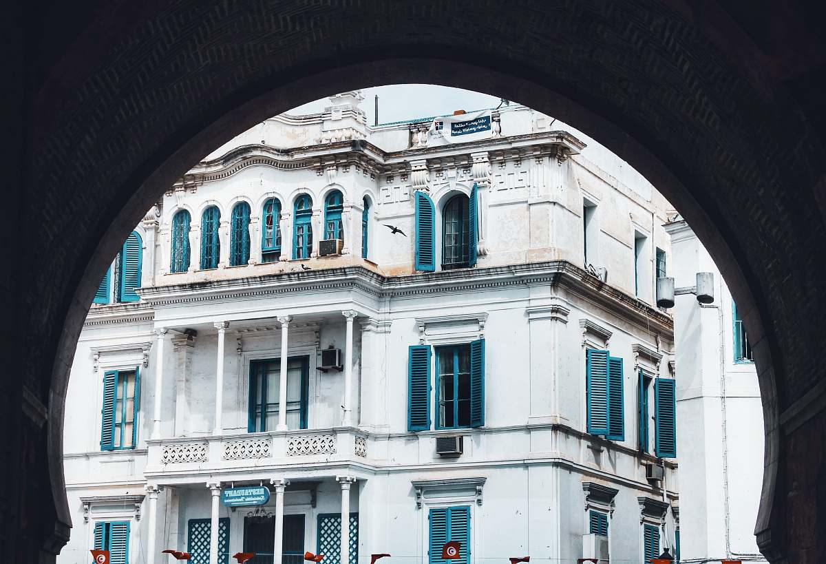 tunisia white and blue concrete building city