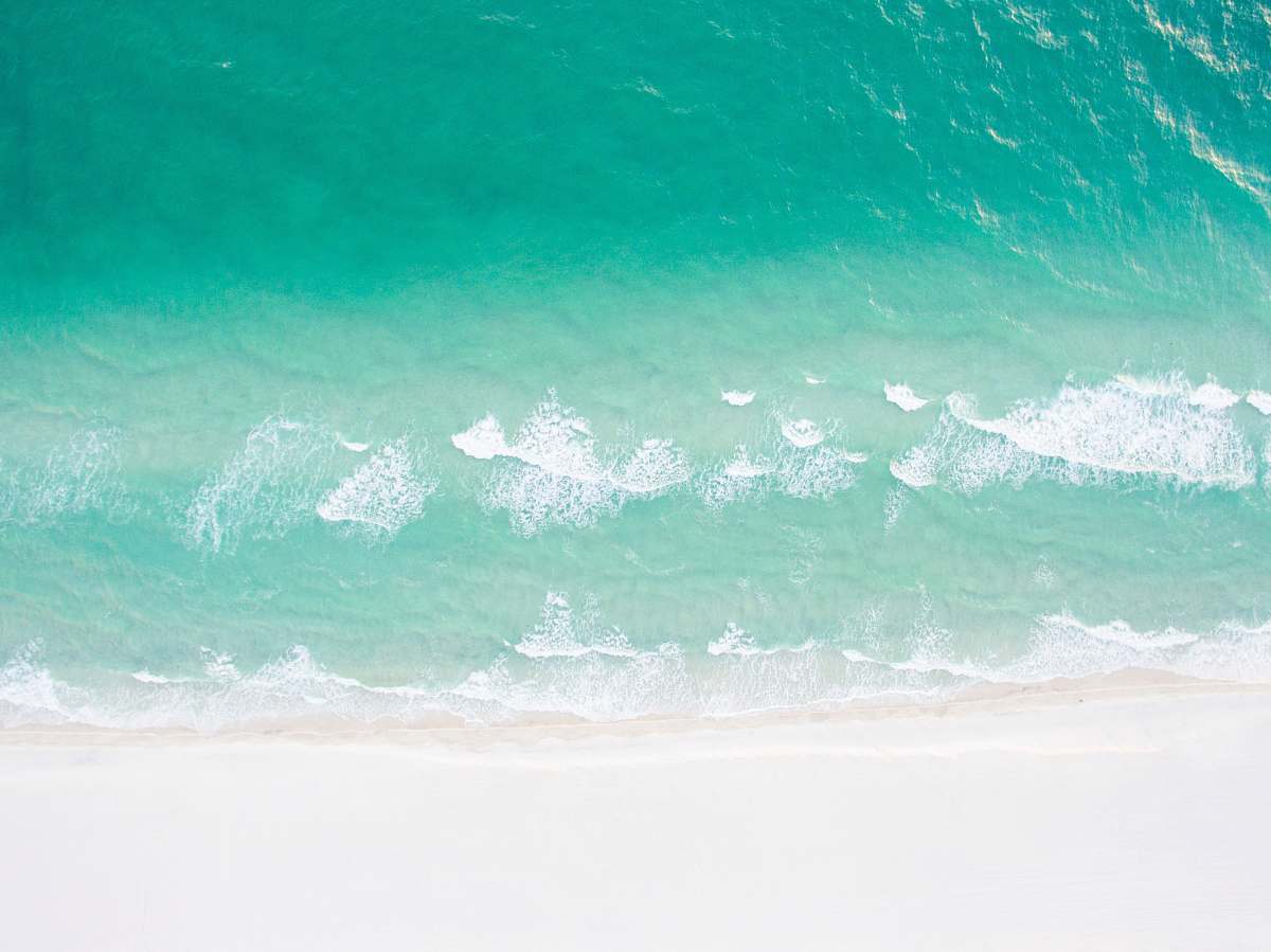 sea high waves at daytime ocean