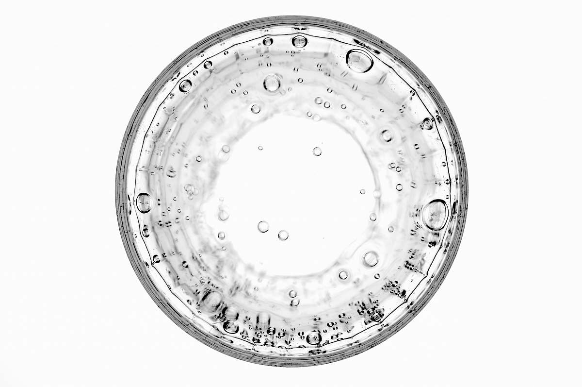 black-and-white closeup photography of water bubble abstract