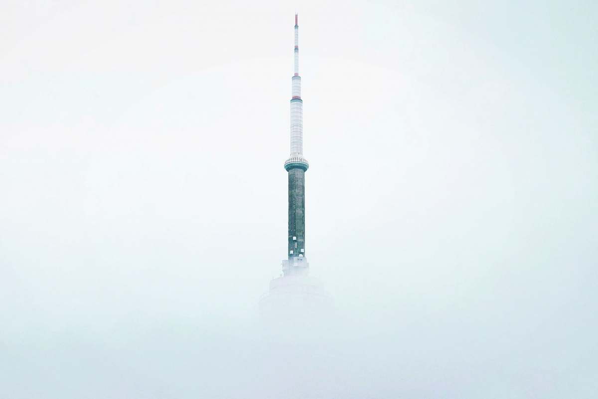 blue green and white tower cn tower