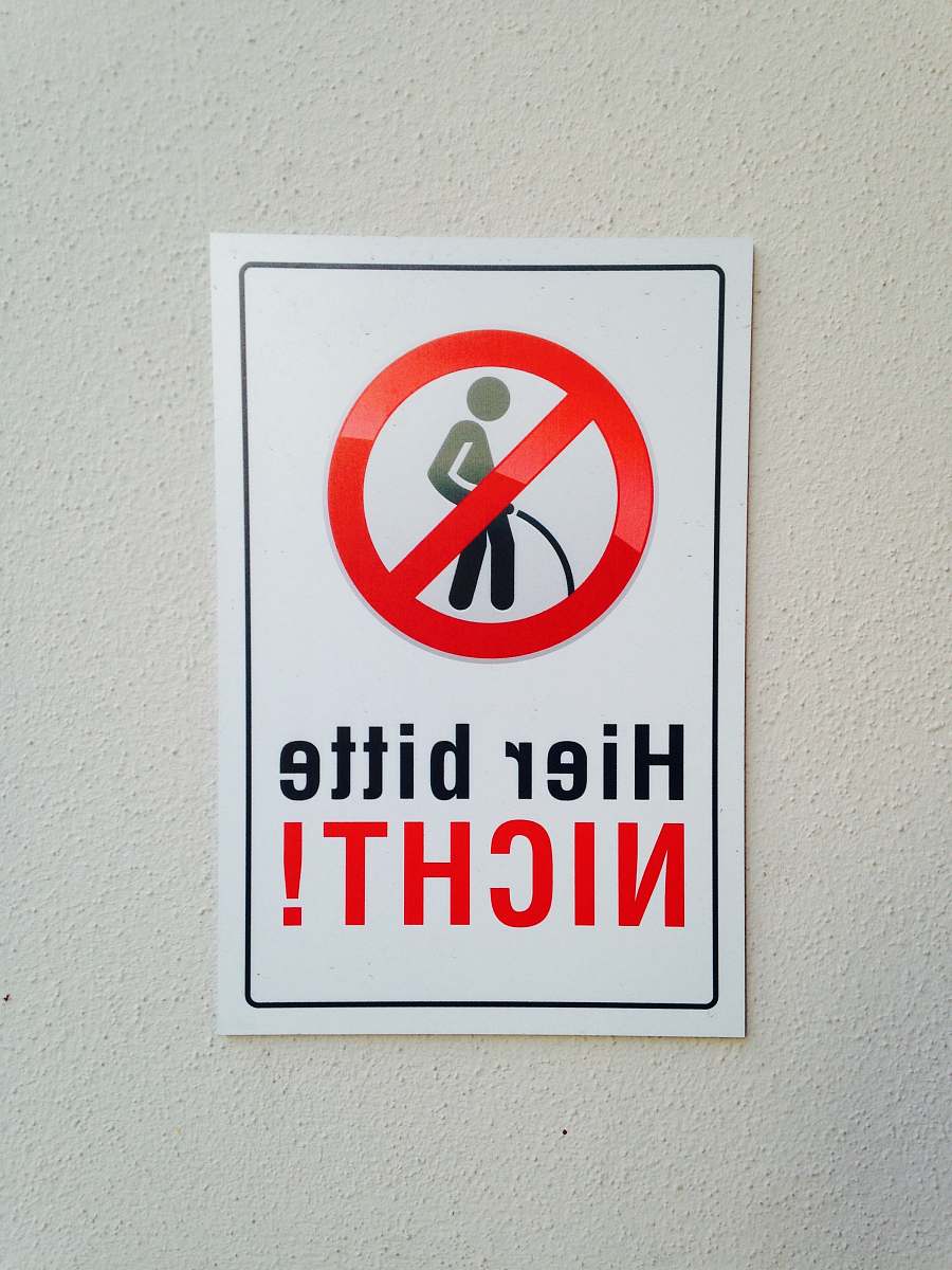vienna Hier bitte Nicht! signage austria