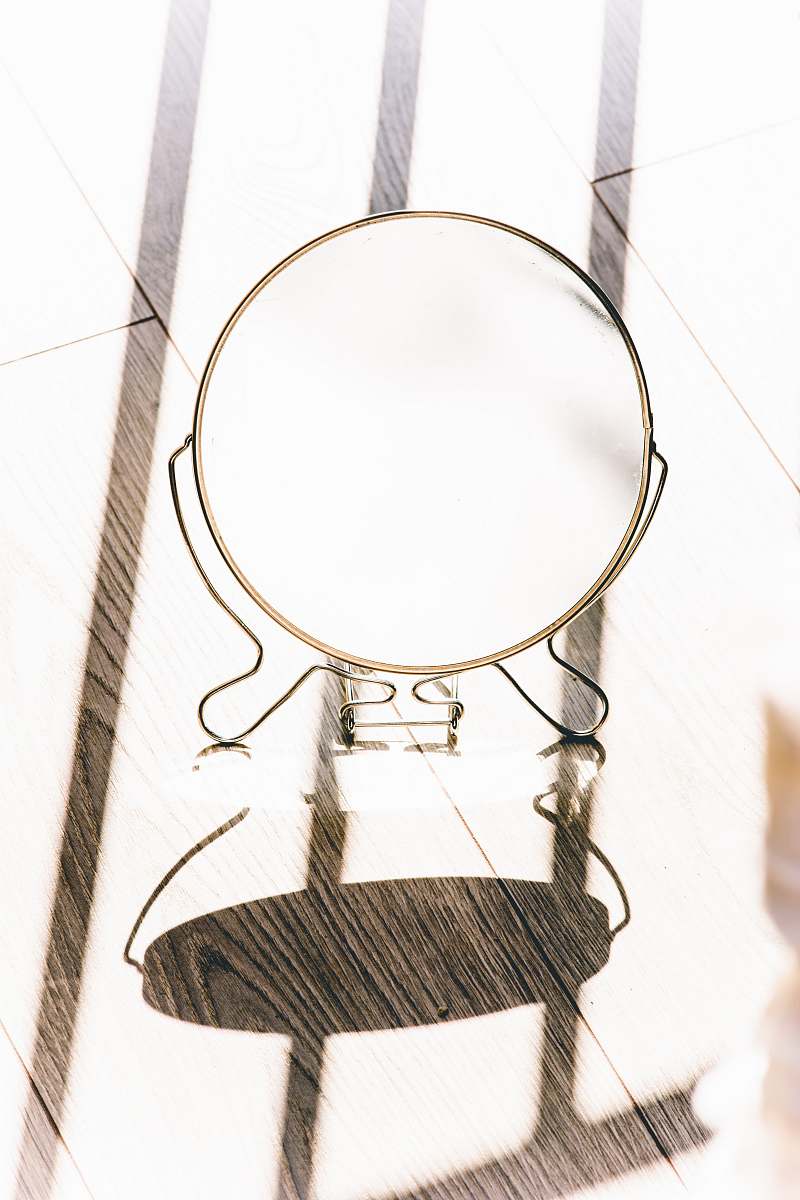 mirror round brown llustration accessory