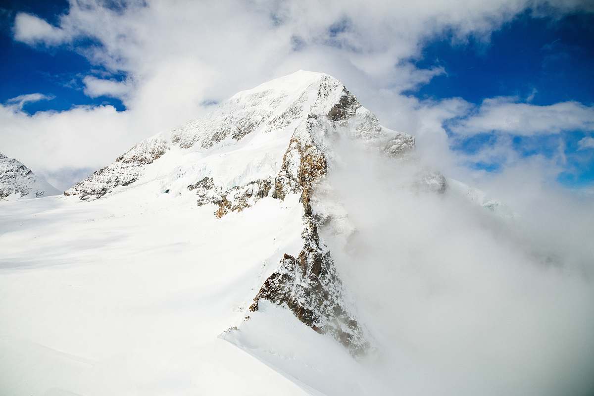 mountain snow covered snow during daytime landscape
