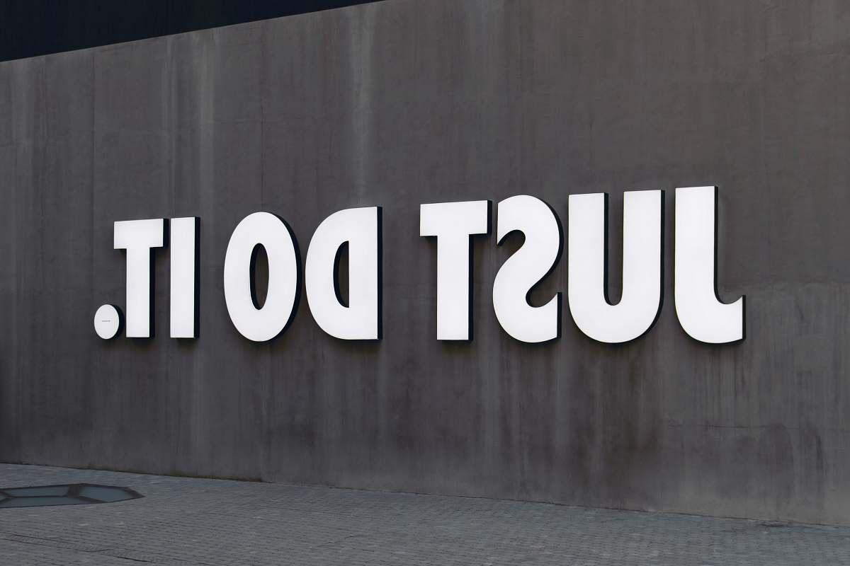 text white Just Do It. wall sign alphabet