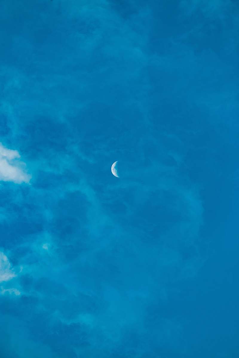 moon photo of crescent moon night
