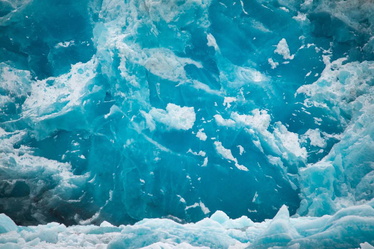 glacier photo of ice and body of water snow