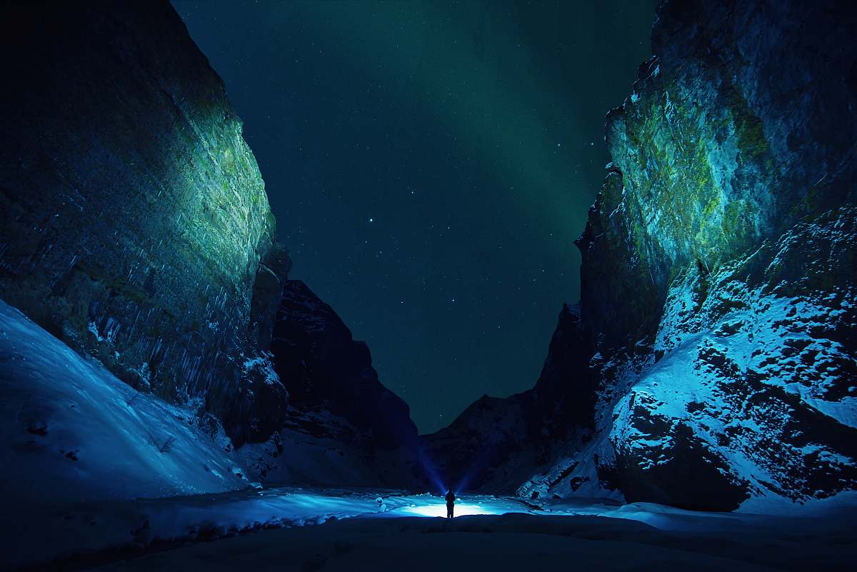 iceland northern lights night