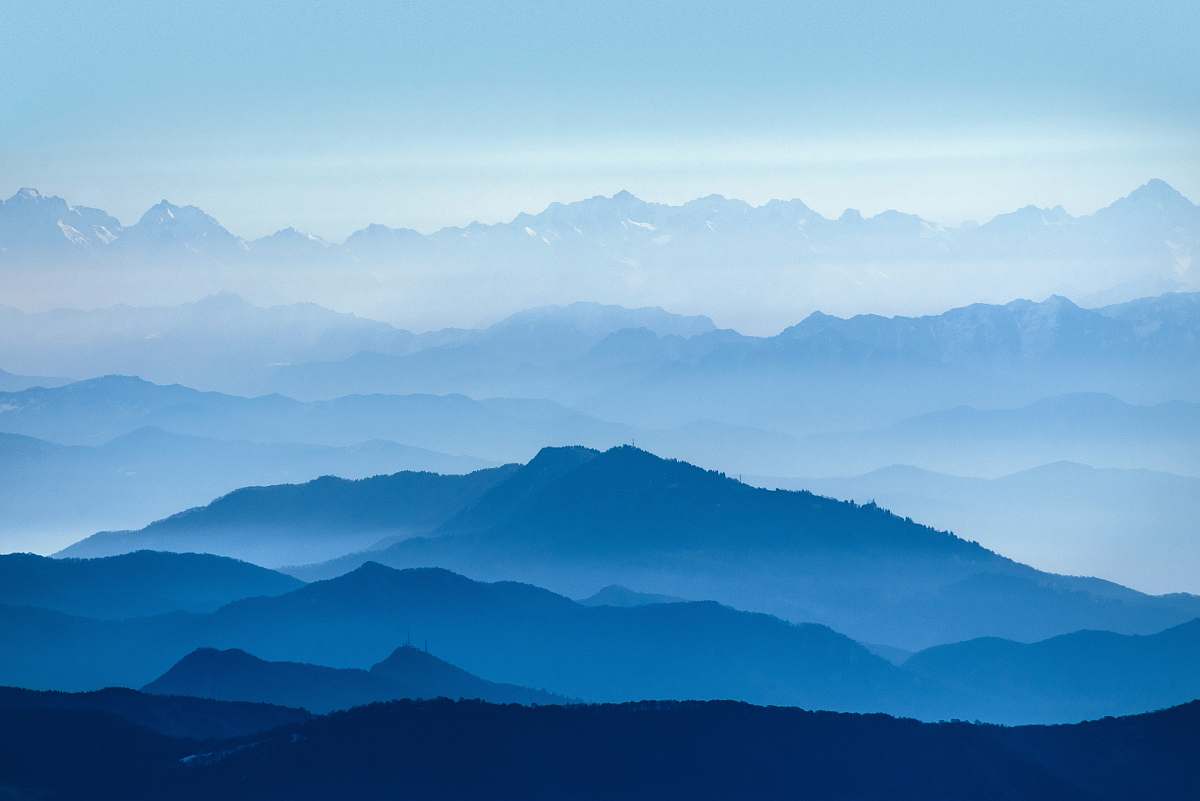 mountain view of mountain mountain range