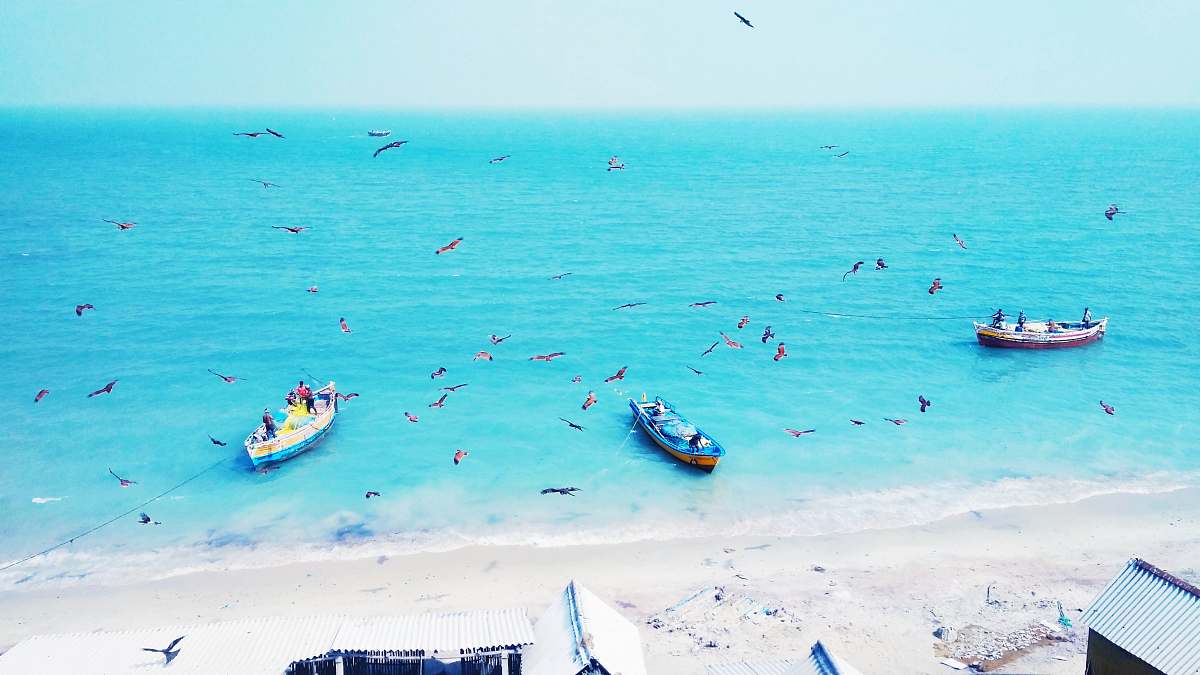 transportation boats on calm water during daytime boat