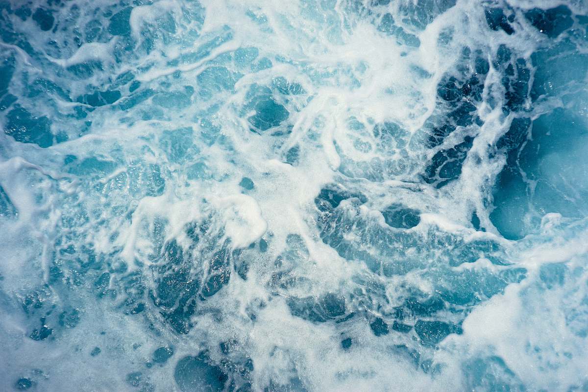 ocean photo of ocean waves at daytime sea
