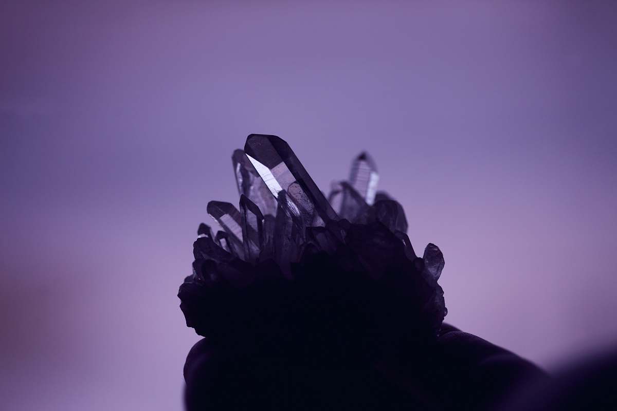 mineral black and white floral textile quartz
