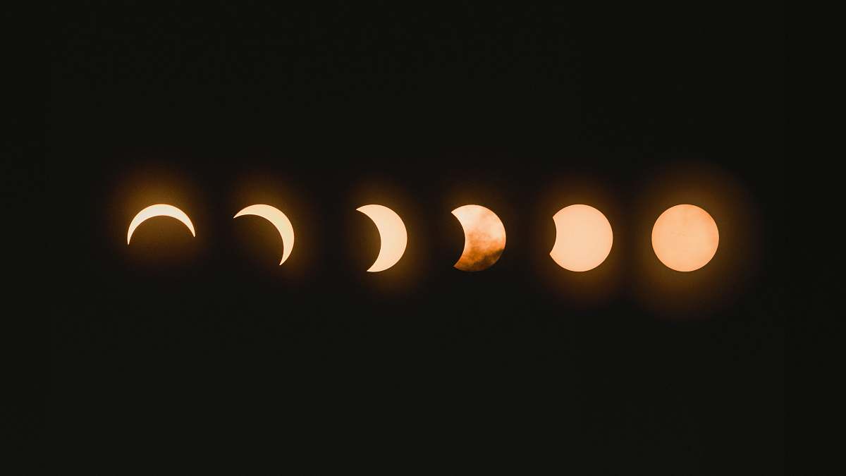 eclipse total lunar eclipse space