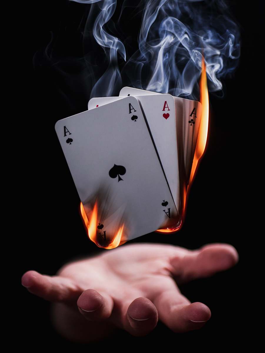 Расклад "Месяц" Smoke-burning-playing-cards-germany-germany-image