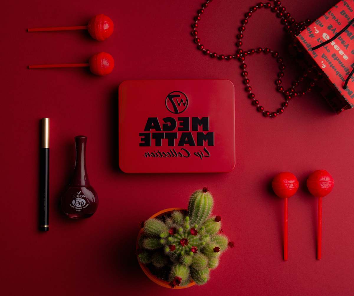 accessory Mega Matte lip collection box jewelry